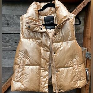 Noize Aurora Puffy Vest in Metallic Gold